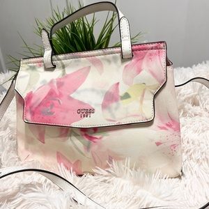 GUESS CREAM COLORED FLORAL DESIGN BAG